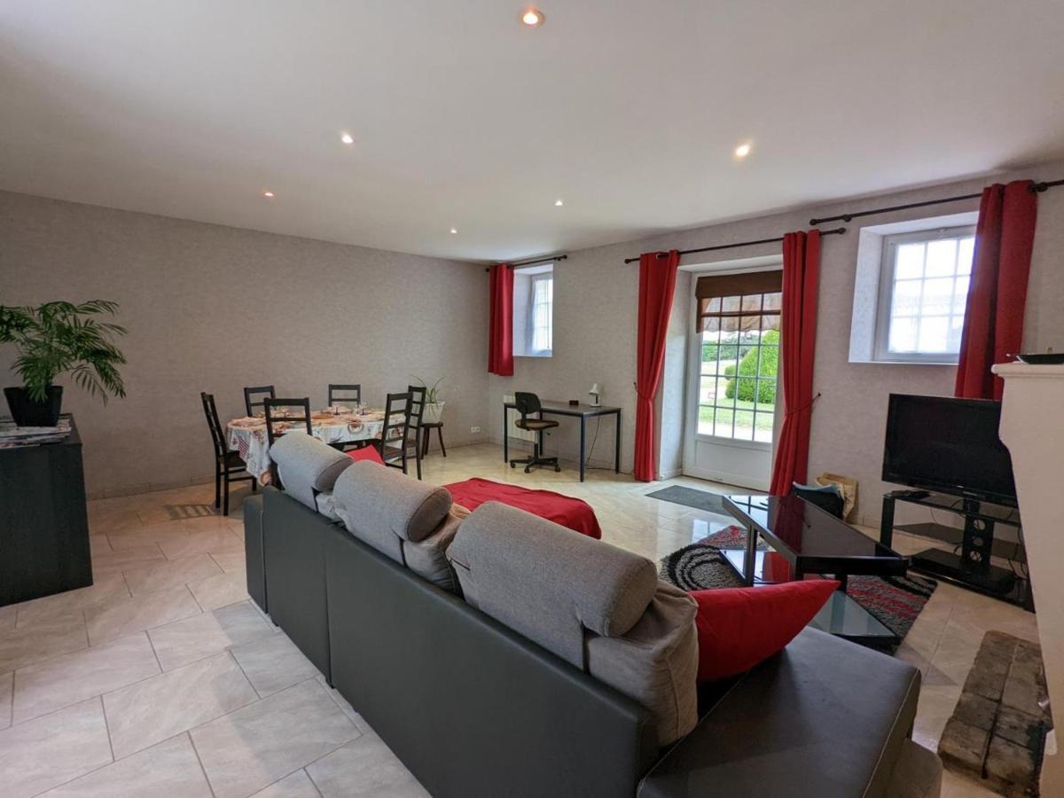 Gite Charmant Au Coeur D'Un Chateau Historique Avec Parc, Proche De Cognac, Ideal Famille Et Nature - Fr-1-653-167 Cherves-de-Cognac Luaran gambar