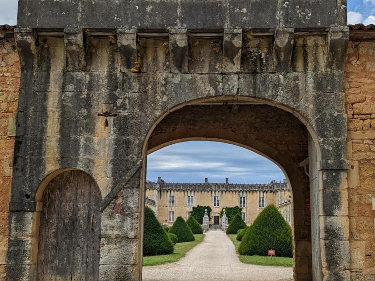 Gite Charmant Au Coeur D'Un Chateau Historique Avec Parc, Proche De Cognac, Ideal Famille Et Nature - Fr-1-653-167 Cherves-de-Cognac Luaran gambar