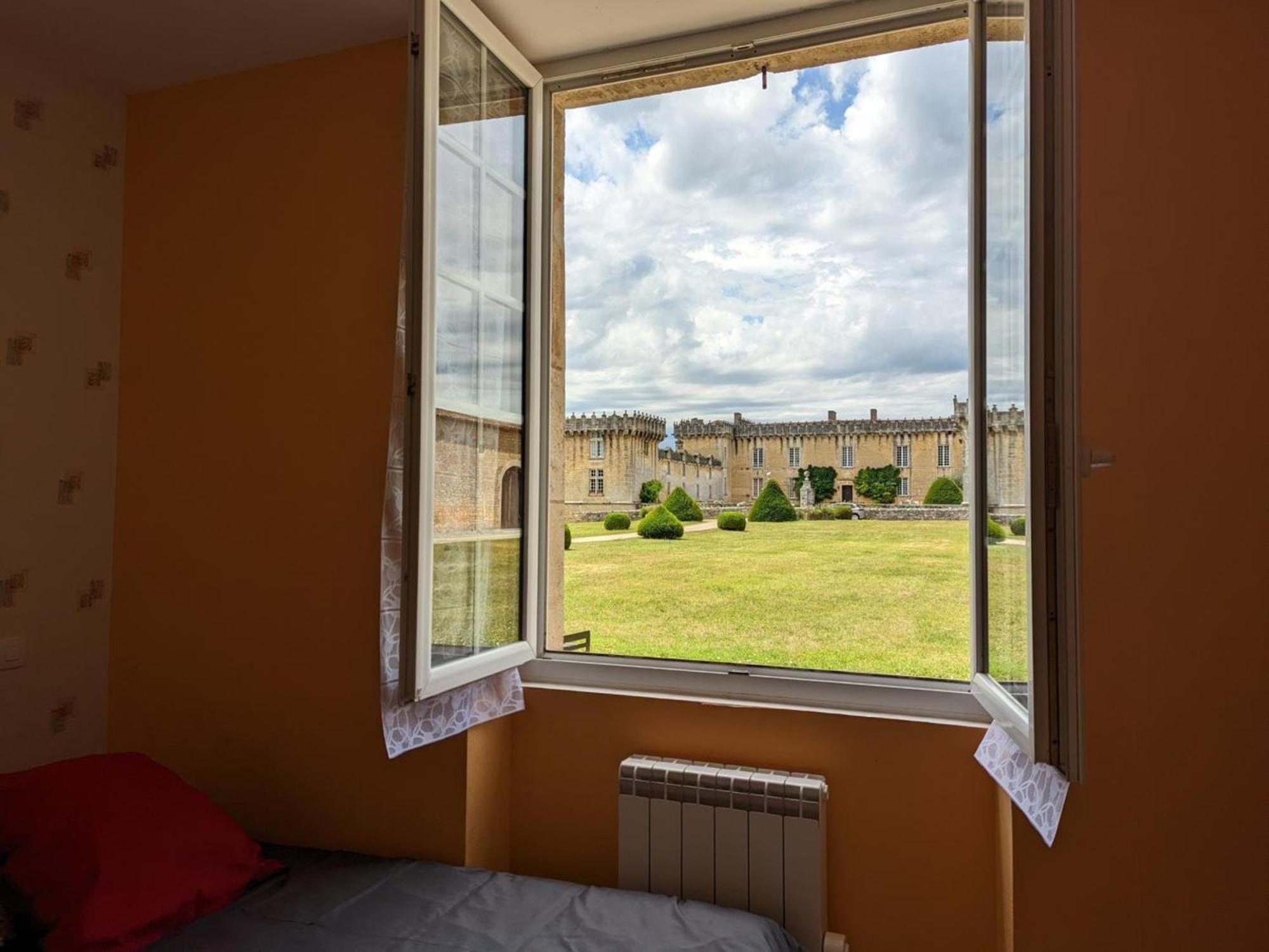 Gite Charmant Au Coeur D'Un Chateau Historique Avec Parc, Proche De Cognac, Ideal Famille Et Nature - Fr-1-653-167 Cherves-de-Cognac Luaran gambar