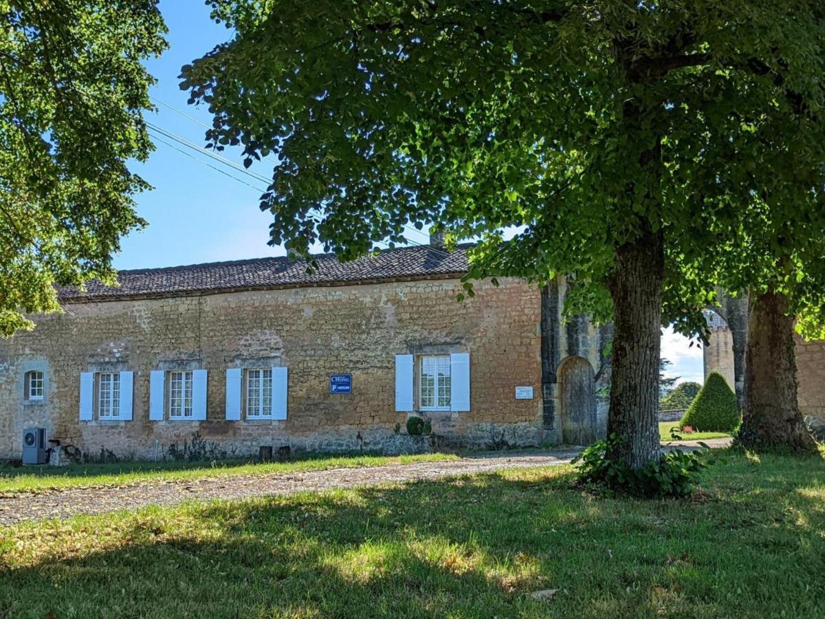 Gite Charmant Au Coeur D'Un Chateau Historique Avec Parc, Proche De Cognac, Ideal Famille Et Nature - Fr-1-653-167 Cherves-de-Cognac Luaran gambar