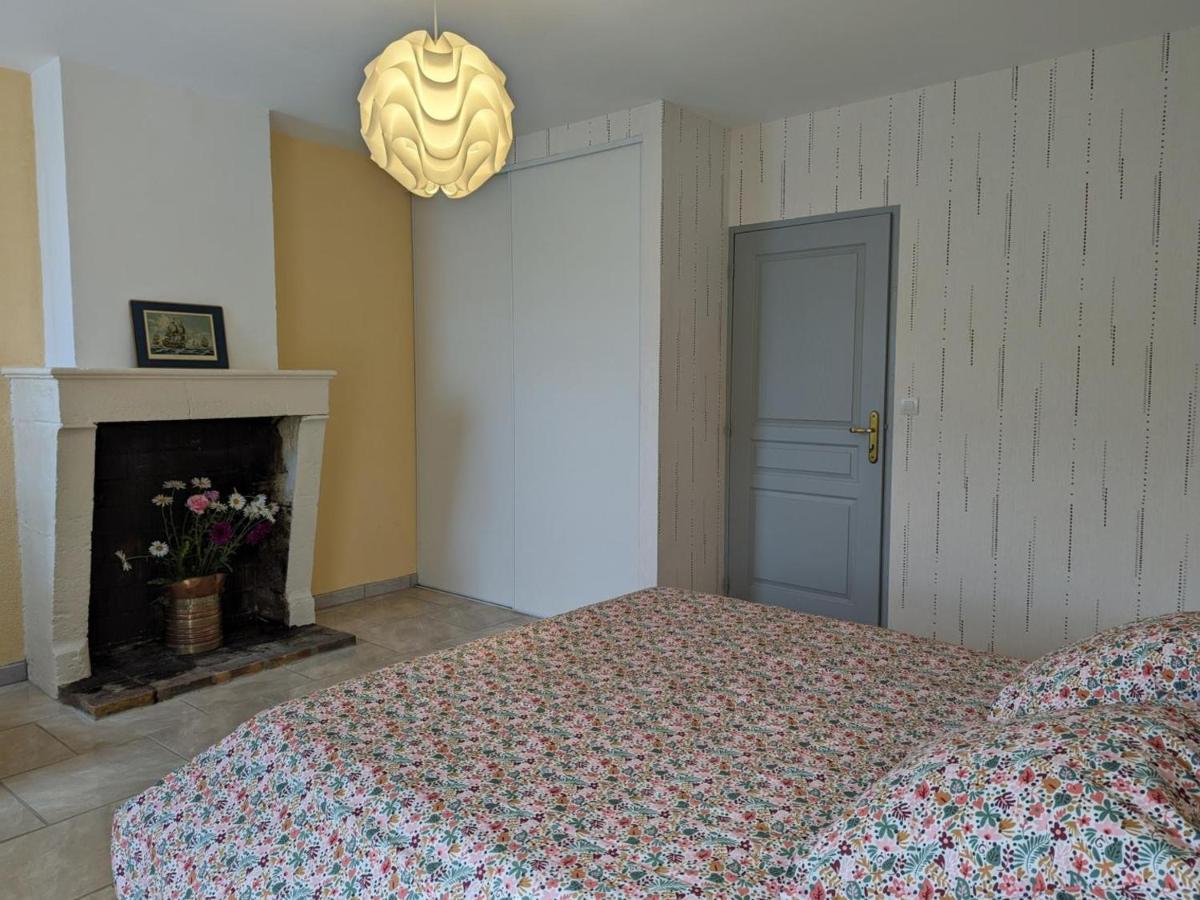 Gite Charmant Au Coeur D'Un Chateau Historique Avec Parc, Proche De Cognac, Ideal Famille Et Nature - Fr-1-653-167 Cherves-de-Cognac Luaran gambar
