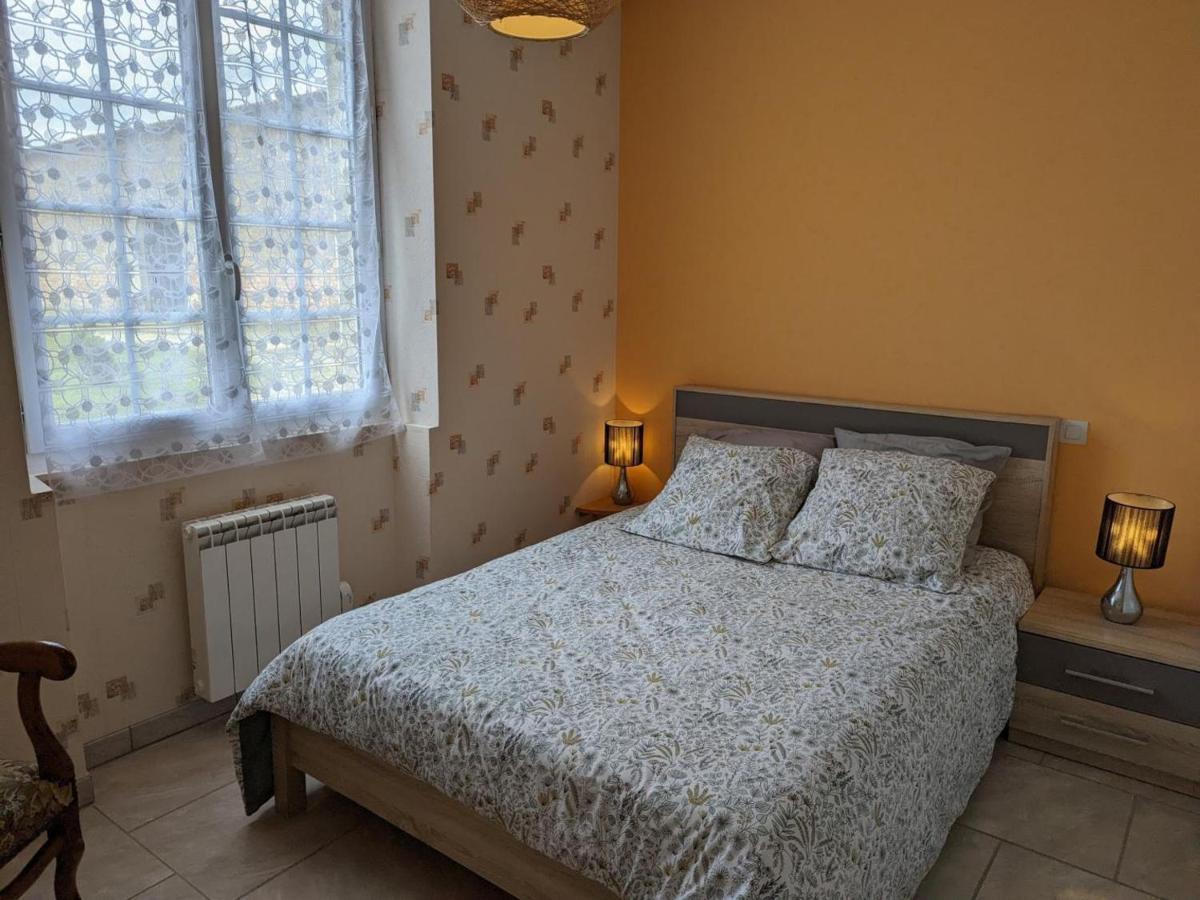 Gite Charmant Au Coeur D'Un Chateau Historique Avec Parc, Proche De Cognac, Ideal Famille Et Nature - Fr-1-653-167 Cherves-de-Cognac Luaran gambar